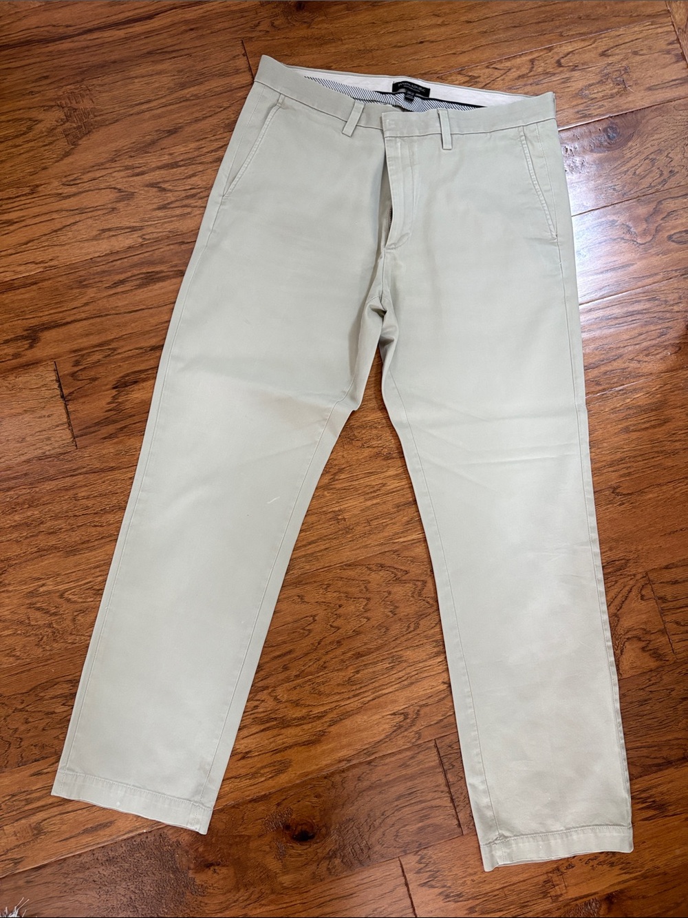 Men's Classic Straight Chino Pants in Khaki